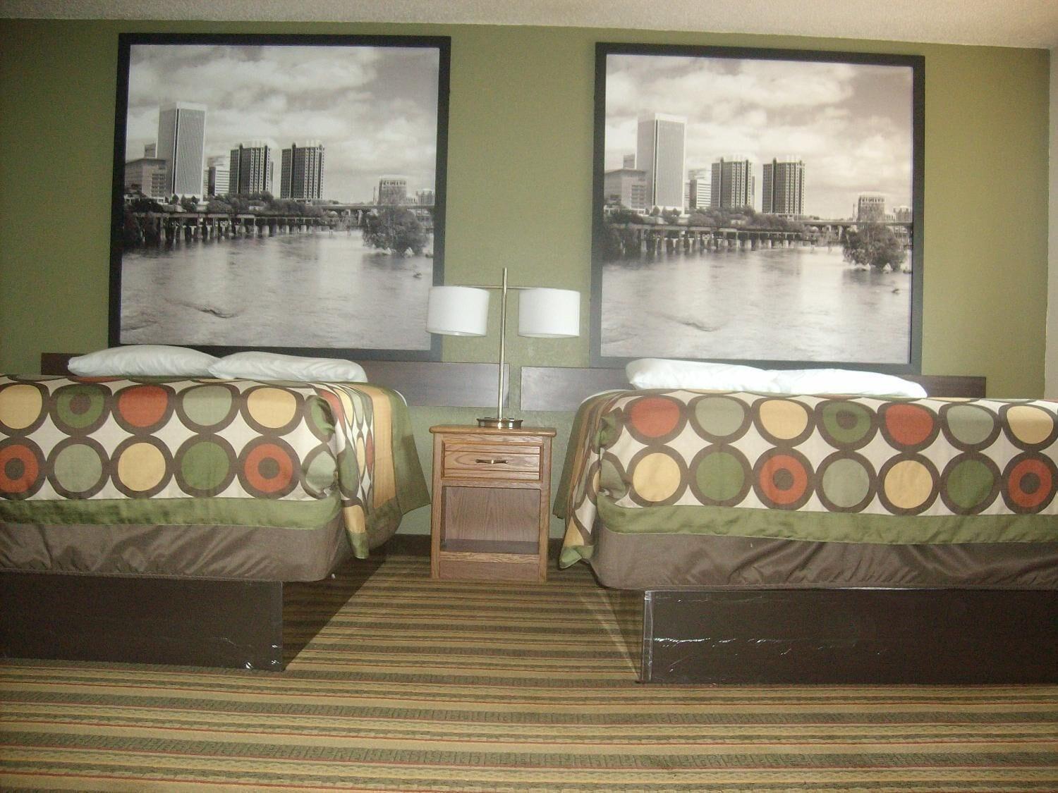 ซูเปอร์ 8 บาย วินด์แฮม ริชมอนด์/แชมเบอร์เลน โร้ด Hotel ภายนอก รูปภาพ