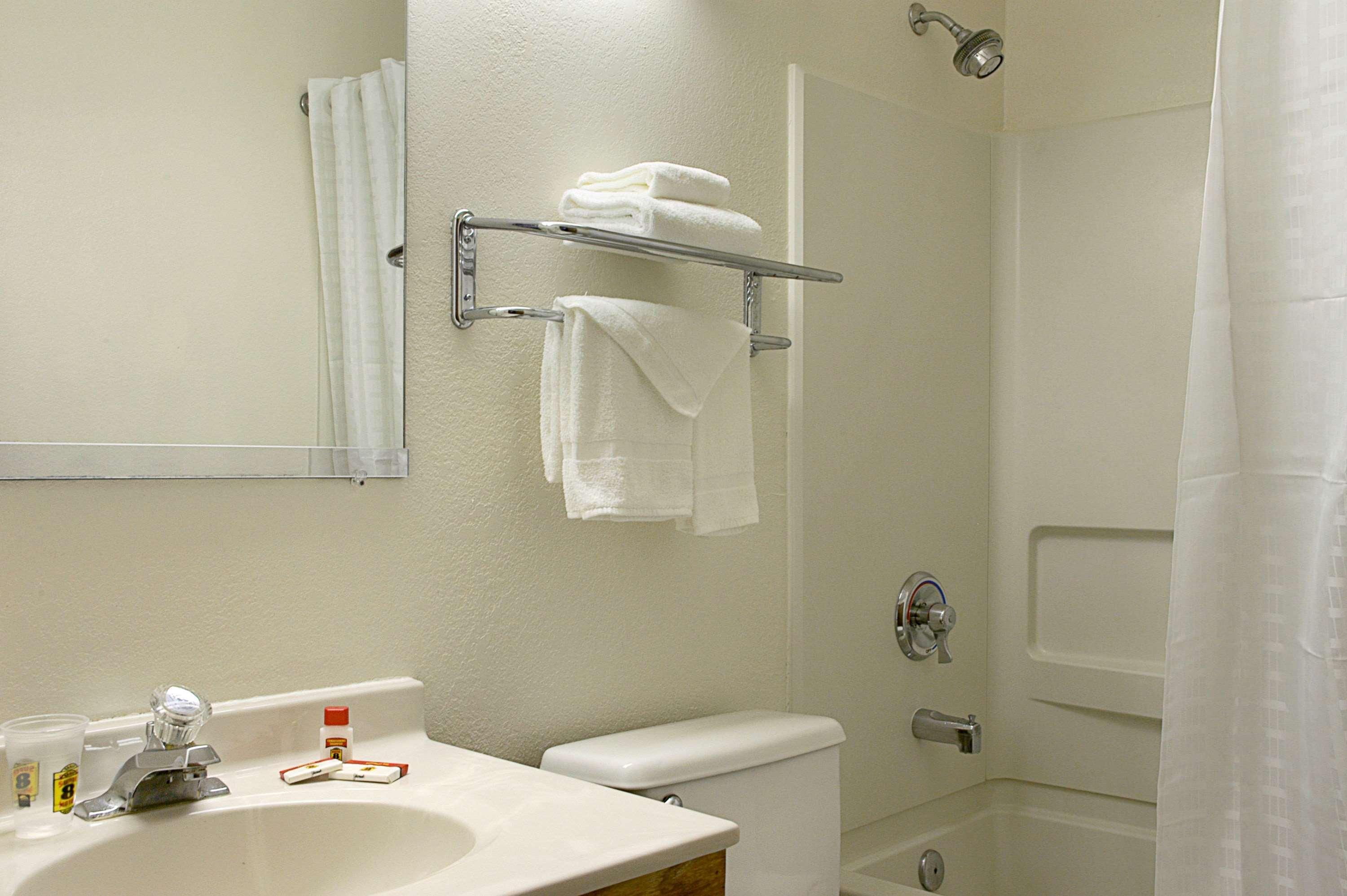 ซูเปอร์ 8 บาย วินด์แฮม ริชมอนด์/แชมเบอร์เลน โร้ด Hotel ห้อง รูปภาพ