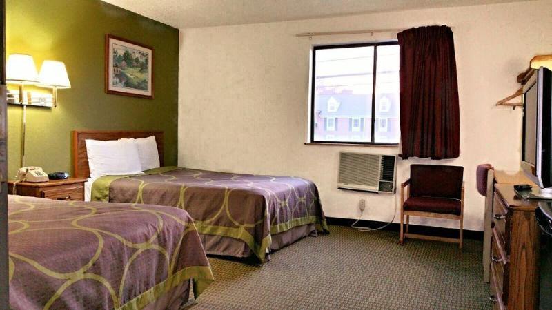 ซูเปอร์ 8 บาย วินด์แฮม ริชมอนด์/แชมเบอร์เลน โร้ด Hotel ภายนอก รูปภาพ