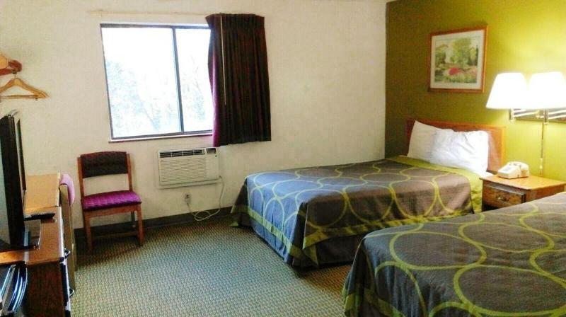 ซูเปอร์ 8 บาย วินด์แฮม ริชมอนด์/แชมเบอร์เลน โร้ด Hotel ภายนอก รูปภาพ