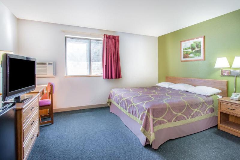 ซูเปอร์ 8 บาย วินด์แฮม ริชมอนด์/แชมเบอร์เลน โร้ด Hotel ภายนอก รูปภาพ