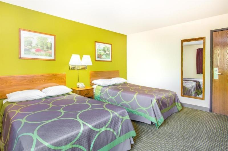 ซูเปอร์ 8 บาย วินด์แฮม ริชมอนด์/แชมเบอร์เลน โร้ด Hotel ภายนอก รูปภาพ